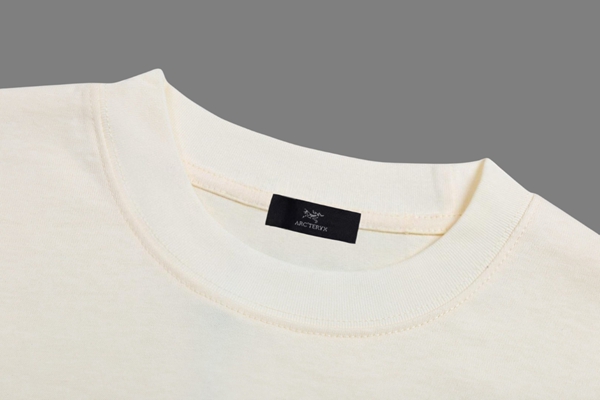 ブランドTシャツ側面デザイン